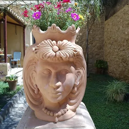 Giardinetto Papale, Centralissimo Caltagirone