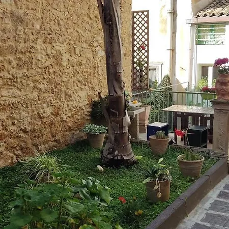 Giardinetto Papale, Centralissimo דירה קלטג'ירונה