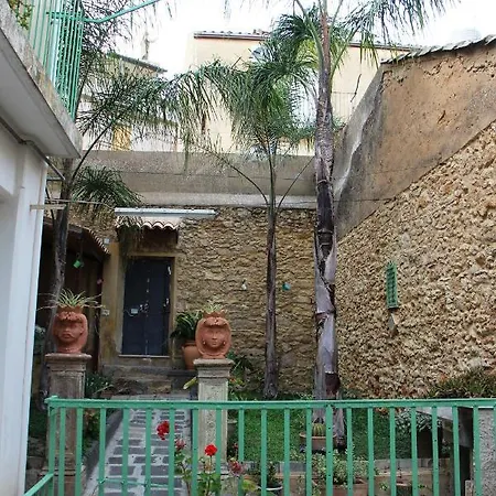 Giardinetto Papale, Centralissimo Appartamento